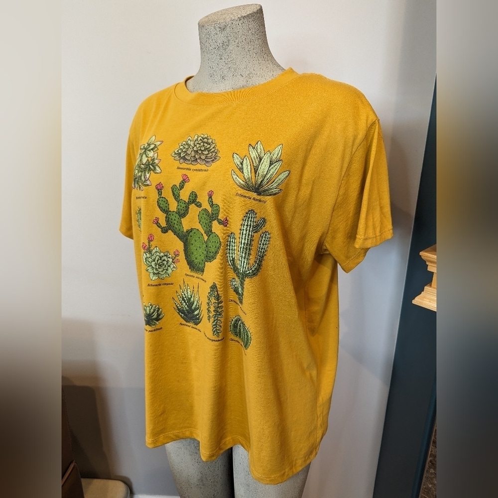 Fifth sun Cactus Tee, gold, Womens size XXL new with tags
